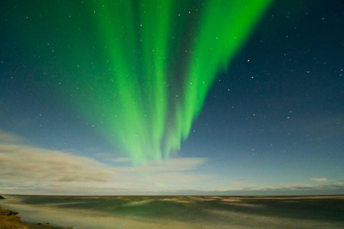 Aurora boreal sobre el mar de Beaufort vista desde el Refugio nacional de vida silvestre del Ártico. Aurora boreal sobre el mar de Beaufort vista desde el Refugio nacional de vida silvestre del Ártico.