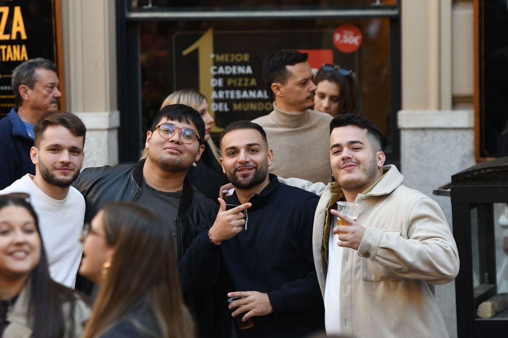 Murcia se echa a las calles durante el tardeo de Nochebuena