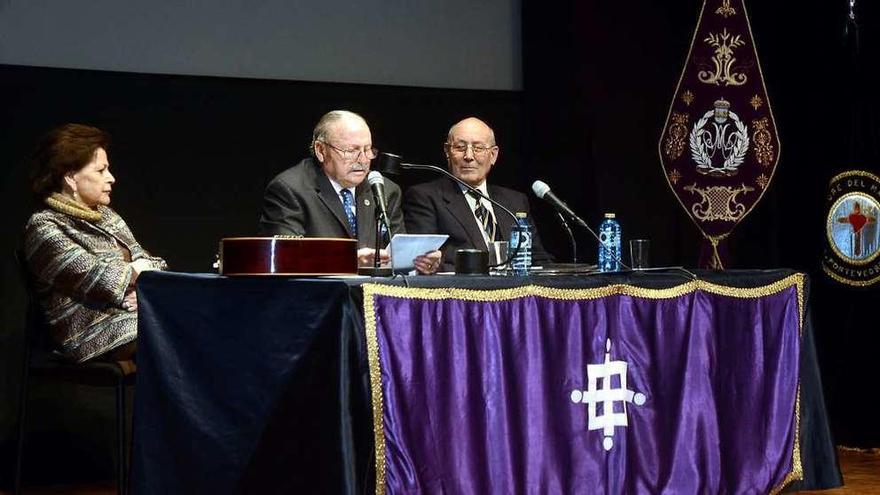 Una imagen de la lectura del pregón, que tuvo lugar en el Teatro Principal. // Rafa Vázquez