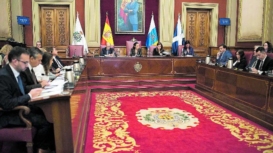 Última sesión plenaria que se celebró en el Ayuntamiento de Santa Cruz antes de decretarse el estado de alarma.