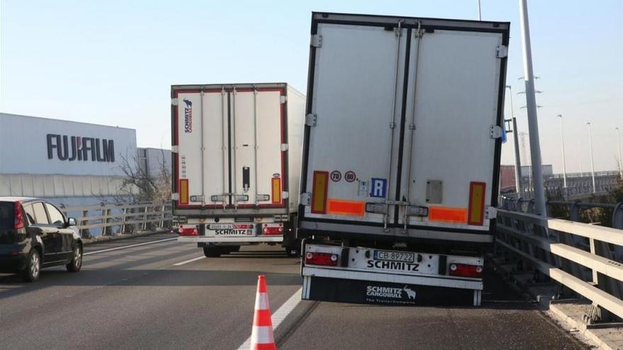 Los camioneros demandan a seis fabricantes