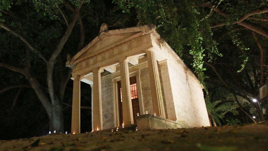 Iluminación nocturna del Museo Loringiano.