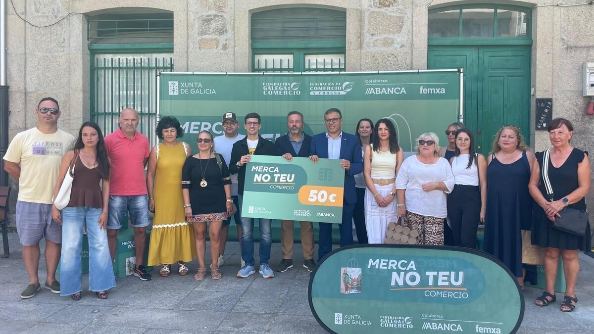 Entrega de premios en la edición 2025 del programa Merca no teu comercio llevada a cabo en Padrón