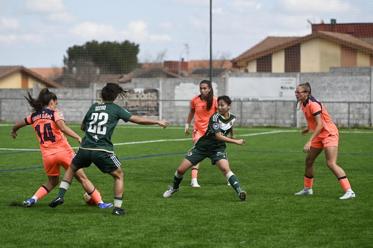 Las imágenes del Cacereño Femenino - Barça B