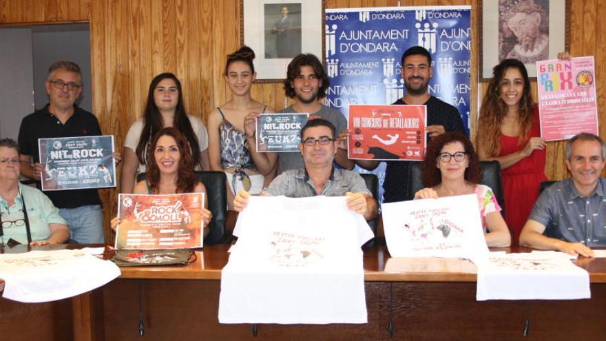 La Quinta &#039;Els Ajocats&#039;, la Comisión Sant Jaume y la Comisión de bous, en la presentación de las fiestas.