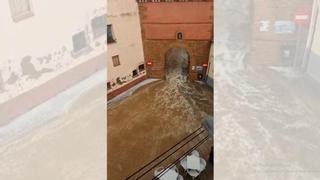 Una tromba de agua y granizo inunda las calles de Paniza