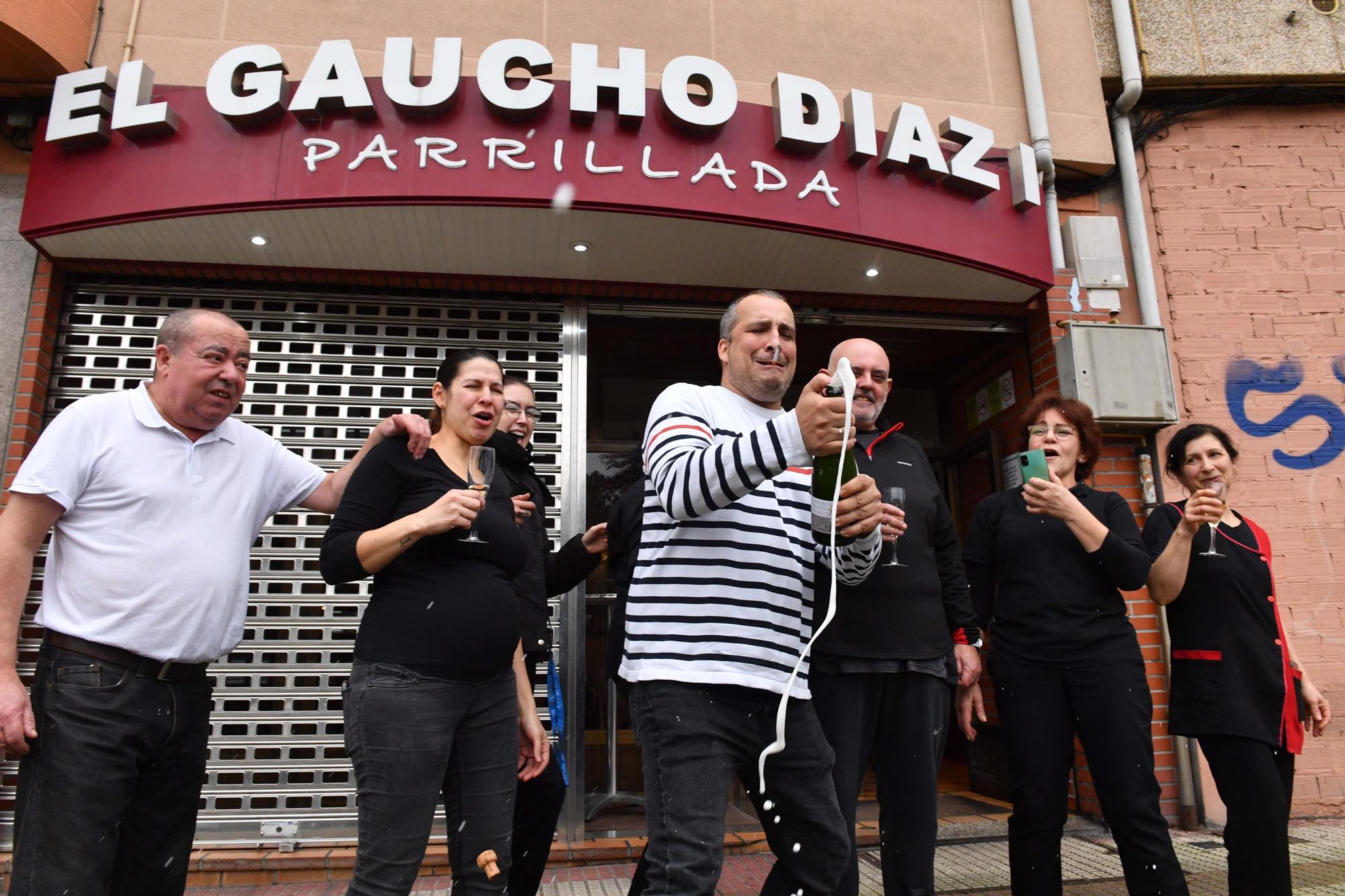 El Gordo cae en A Coruña: El primer premio de la Lotería de Navidad deja 180 millones entre la calle Barcelona y El Gaucho I