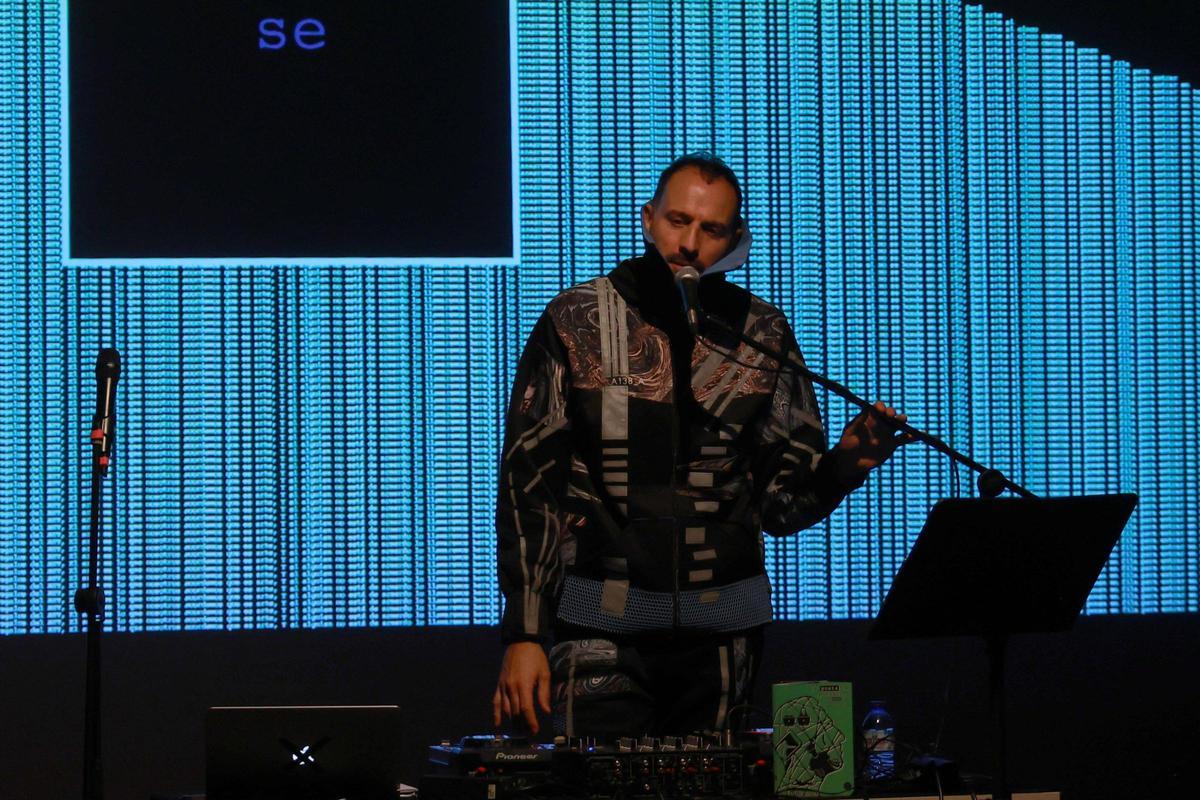 Performance de Marcos de la Fuente no festival Kerouac.