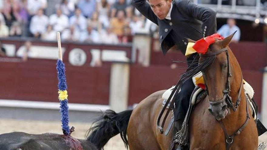 El rejoneador Leonardo Hernández.