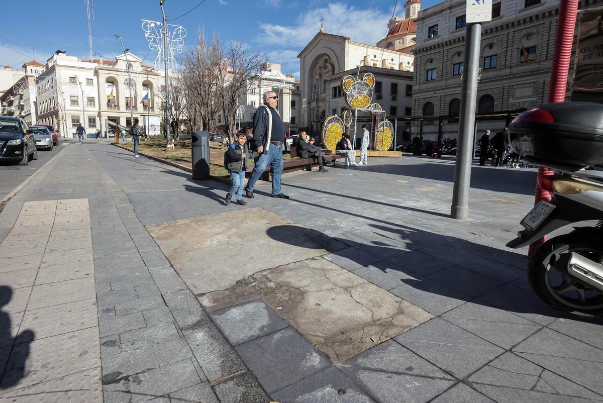 Así está la Plaza de la Montañeta en plenas Navidades