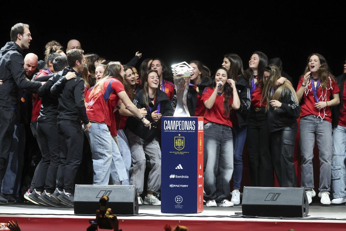 Celebración de la selección española tras ganar la Liga de Naciones Femenina