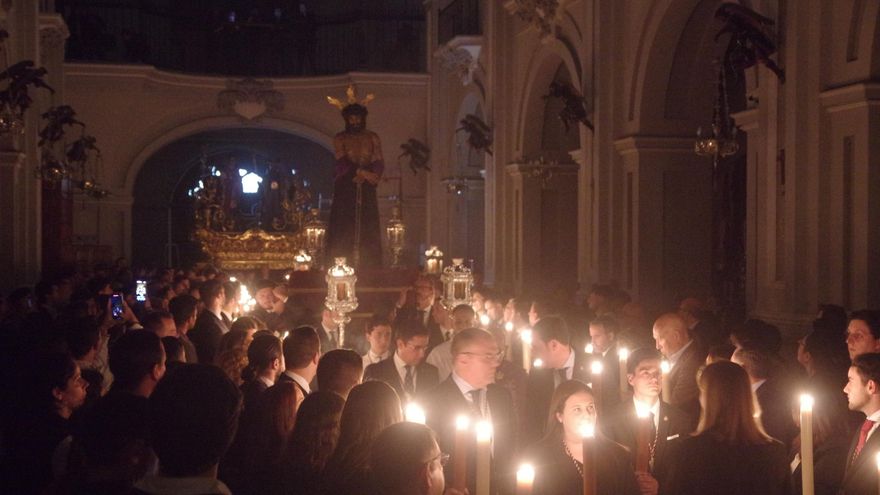 Traslado claustral del Señor de la Humildad en la Basílica de la Victoria