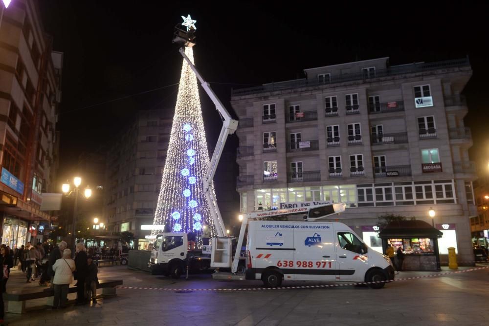 Un gran árbol navideño iluminará Vilagarcía