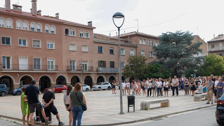 Navàs acomiada el jove de 18 anys que va perdre la vida a l'Ametlla de Merola amb un sentit minut de silenci