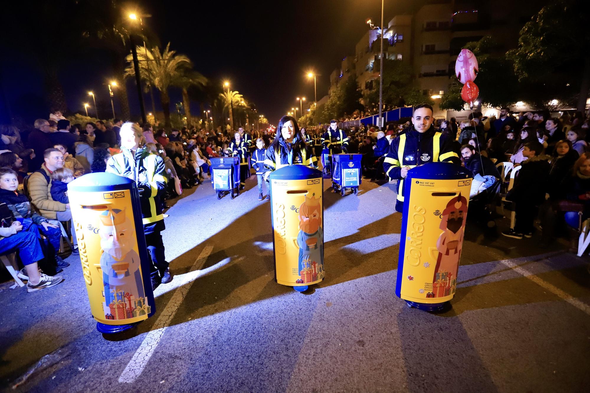 Los Reyes Magos desfilan por Murcia