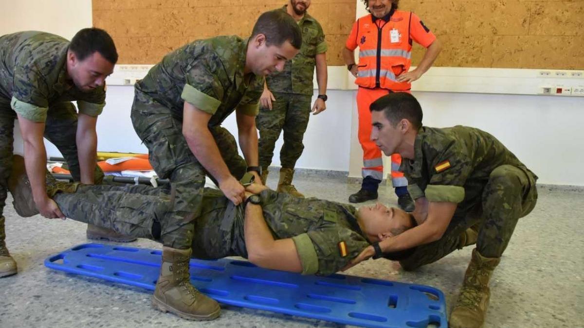 La EPES y la Brigada &quot;Guzmán el Bueno&quot; X realizan una jornada de puertas abiertas