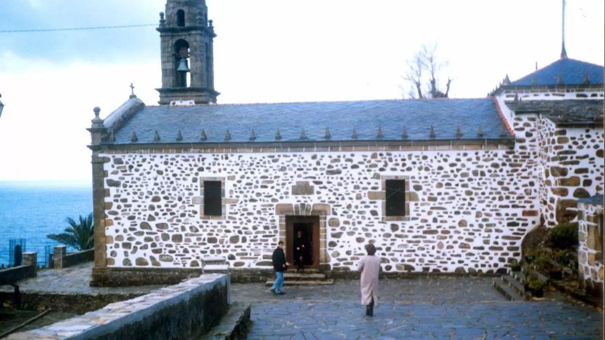 La iglesia de San Andrés de Teixido