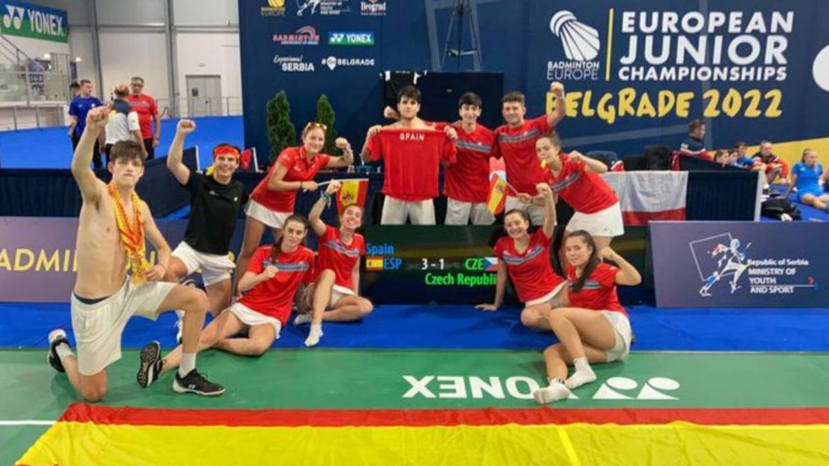 La selección celebra la victoria en cuartos de final. |