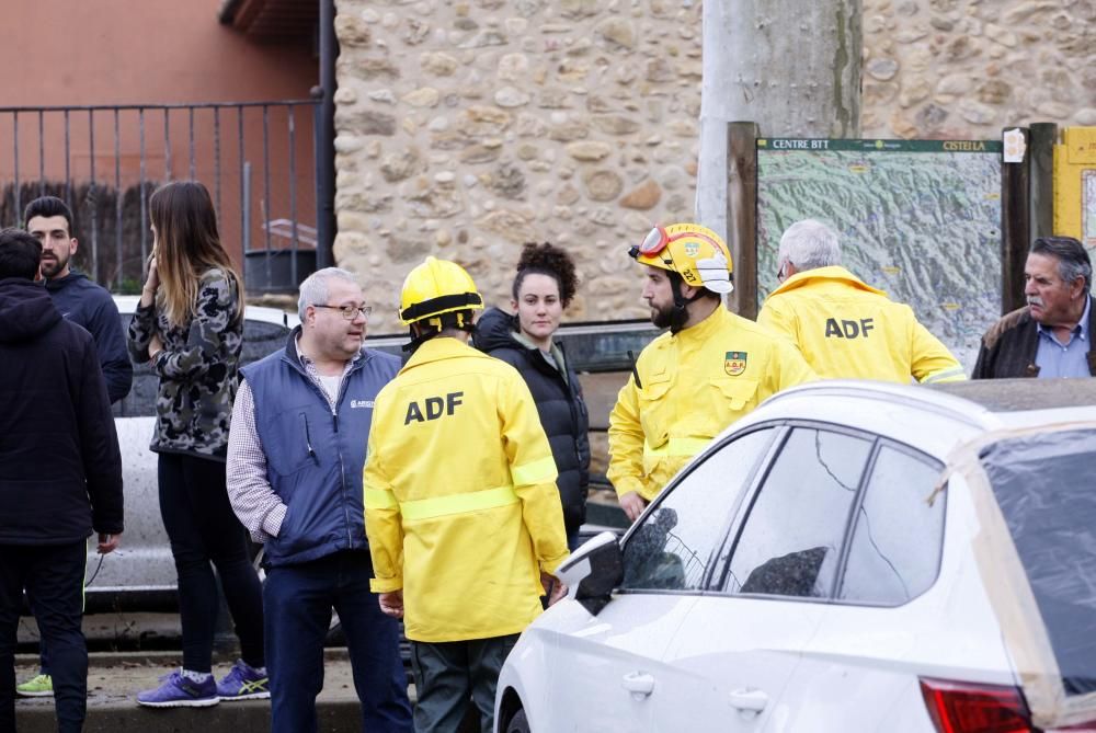 Un tornado deixa danys en cases, naus i vehicles a Cistella