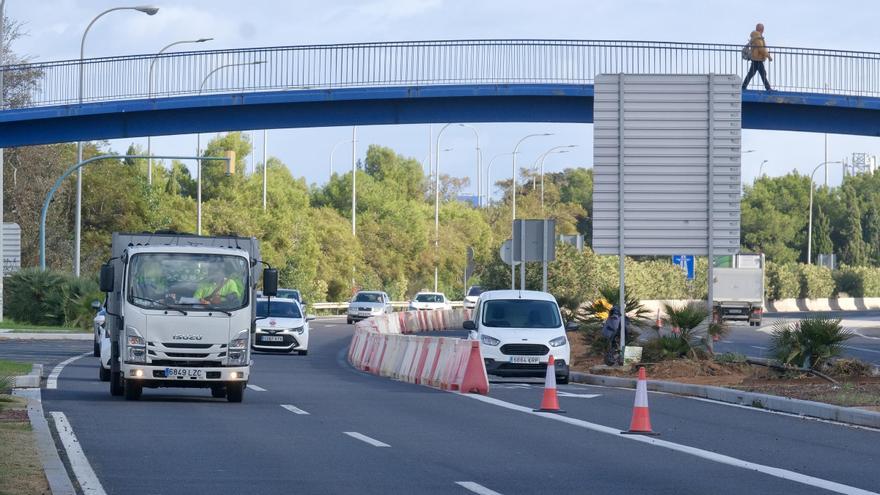 FOTOS: Cortan el carril bus VAO de la autopista del aeropuerto de Palma por obras en la mediana
