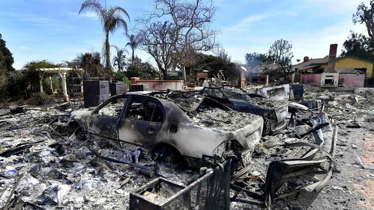 Se elevan a 50 los muertos en el incendio de California