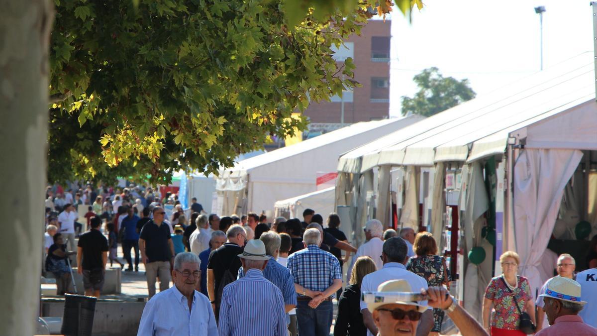 Afluencia de visitantes en la última edición de la Feria de Muestras de Villena.