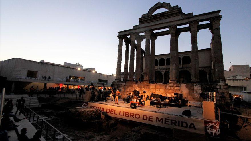 La Feria del Libro de Mérida durante la pasada edición.