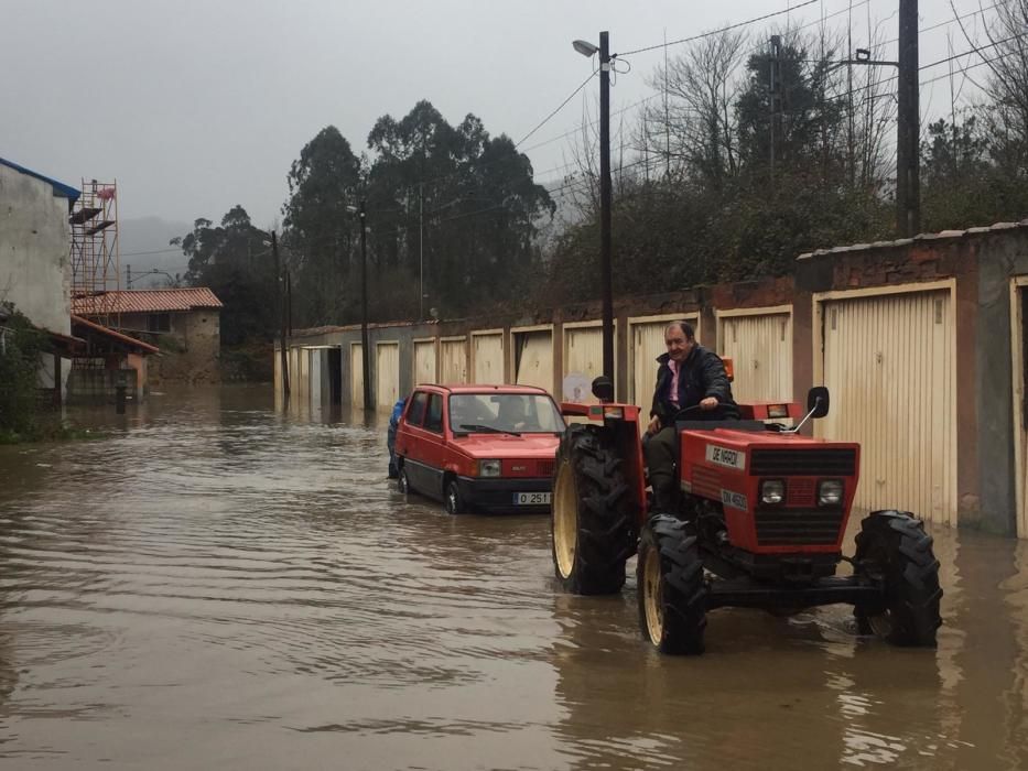 Tiempo en Asturias: Las espectaculares imágenes de las riadas, argayos e incidencias del temporal