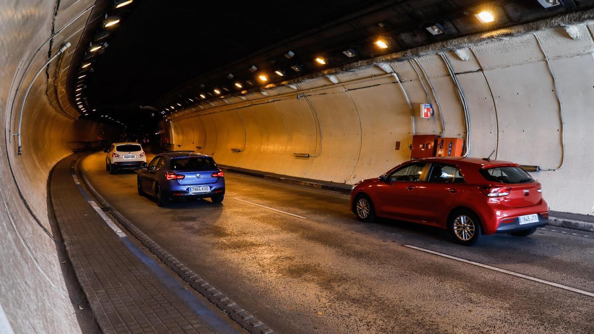 Interior del túnel de la Rovira.