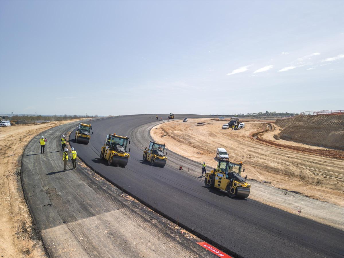 Nuevas imágenes del asfaltado de 'La Monumental', la curva más icónica del circuito Madring de F1 Nuevas imágenes del asfaltado de 'La Monumental', la curva más icónica del circuito Madring de F1