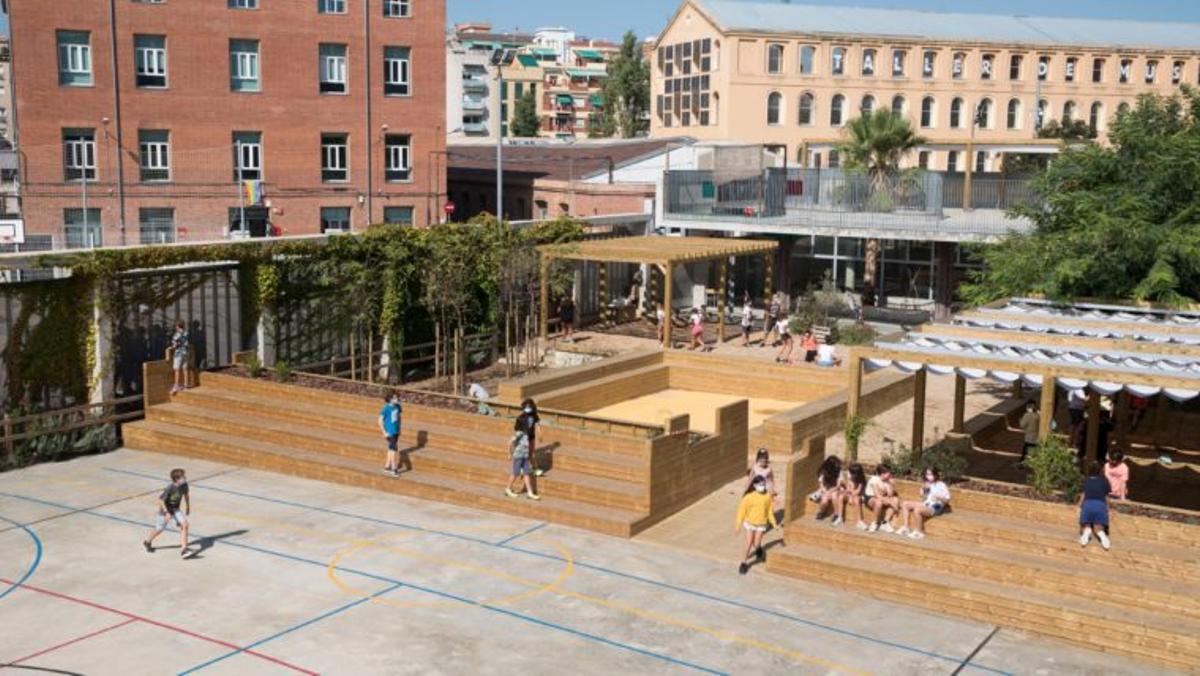 Barcelona comença a reformar 12 patis d’escoles Barcelona comença a reformar 12 patis d’escoles