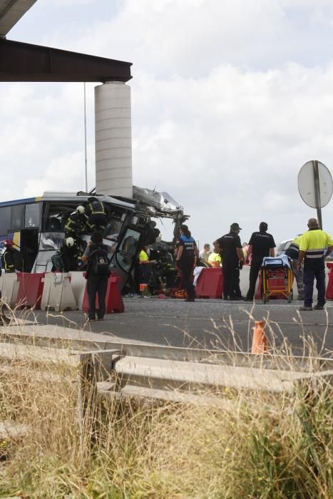 Accidente brutal de autobús en Avilés