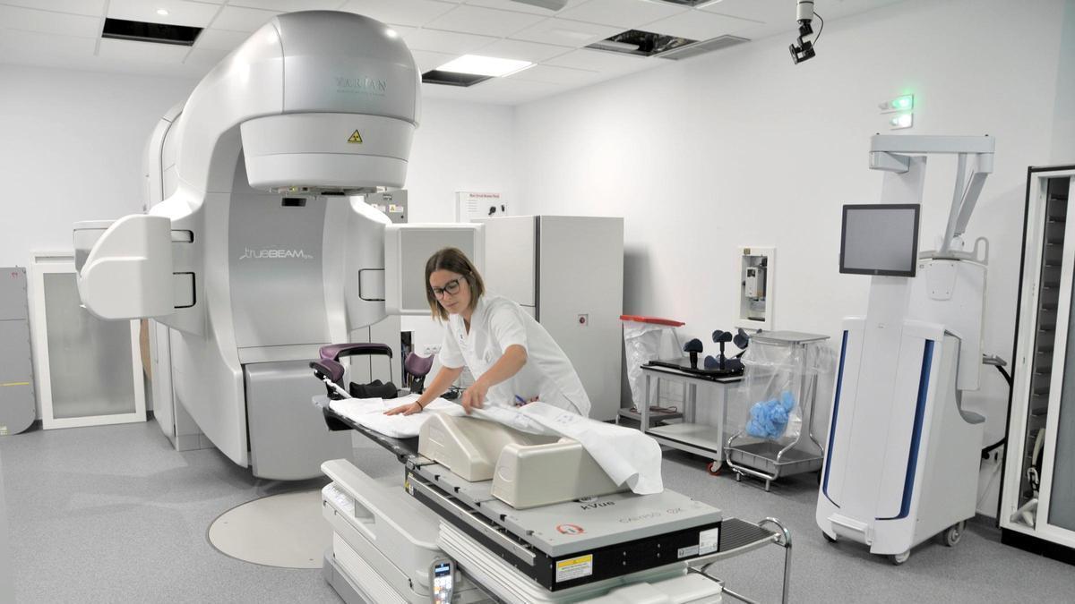 Imagen de archivo de un acelerador para el tratamiento del cáncer.