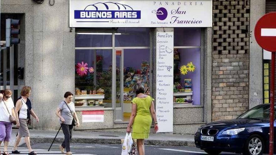 Panadería asaltada en la calle Ramón Puga. // Jesús Regal