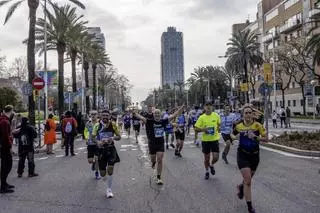 Cortes de tráfico y calles cerradas este domingo por la Media Maratón de Barcelona 2026