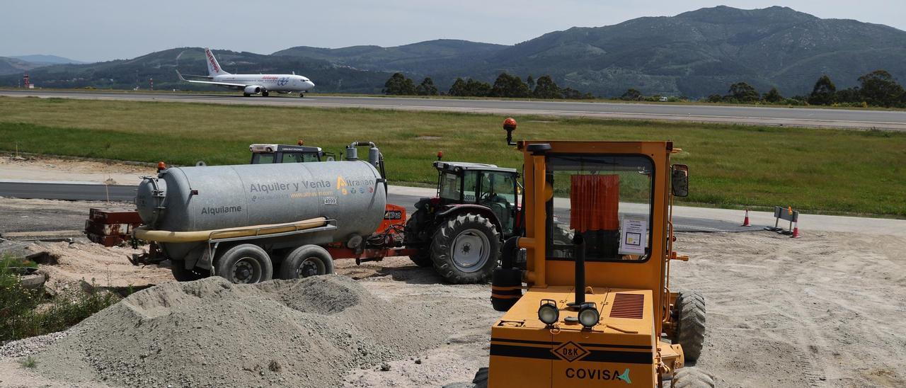 Obras en el aeropuerto de Peinador.