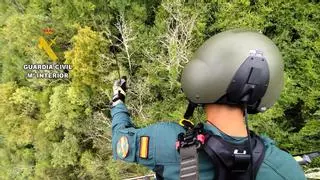 Rescatados dos senderistas desorientados en una ruta del concejo de Cangas de Onís