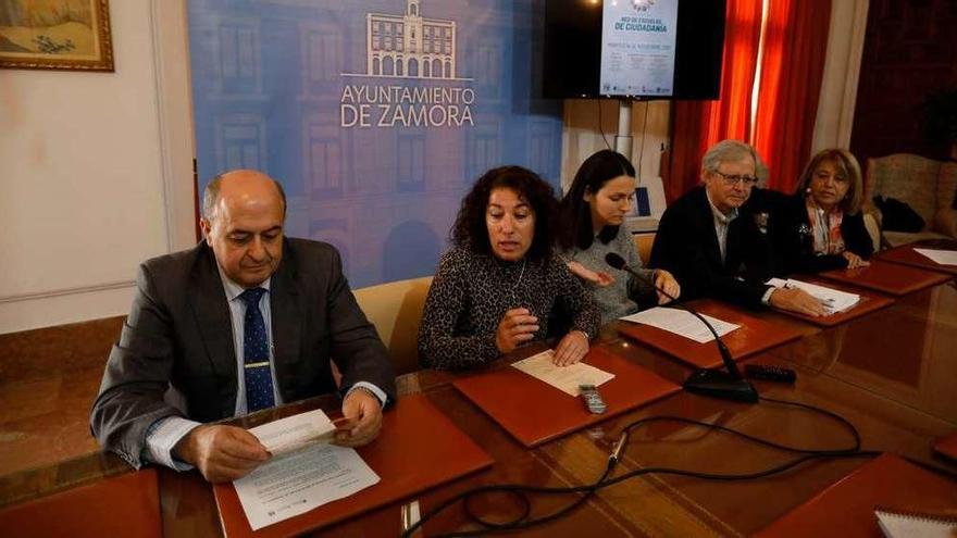 Feliciano Ferrero, María José González, María Eugenia Cabezas, Victorino Mayoral y Pilar de la Higuera.