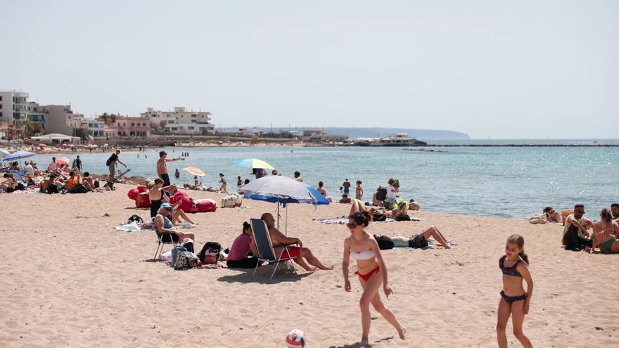 Fiebre playera en Mallorca: atraen a muchos bañistas a las costas máximas de 30 grados