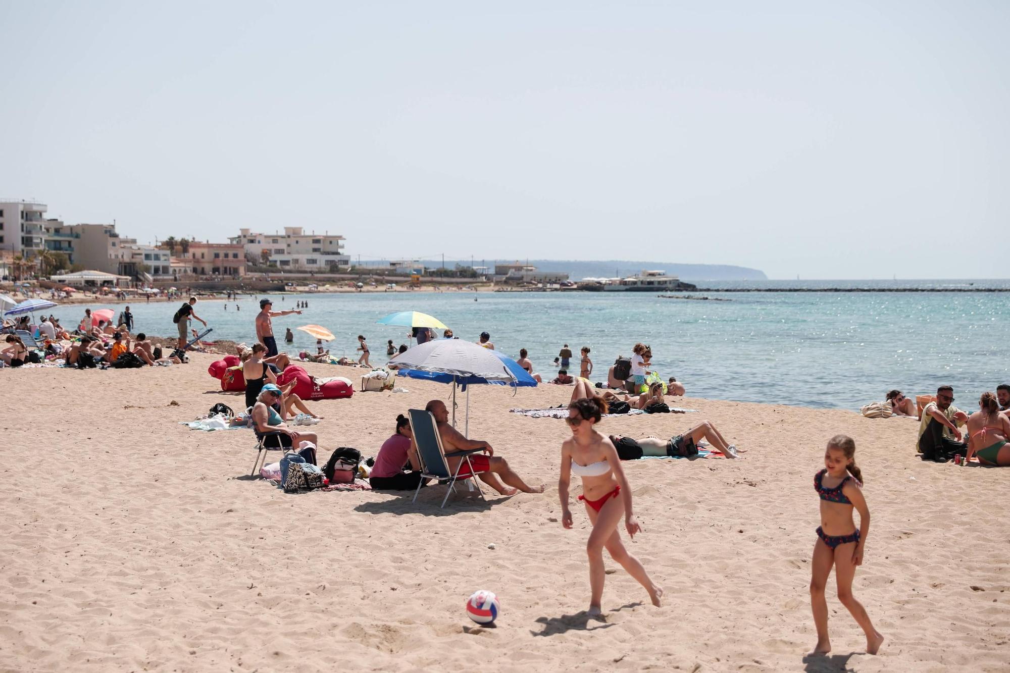 Fiebre playera en Mallorca: Matraen a muchos bañistas a las costasáximas de 30 grados