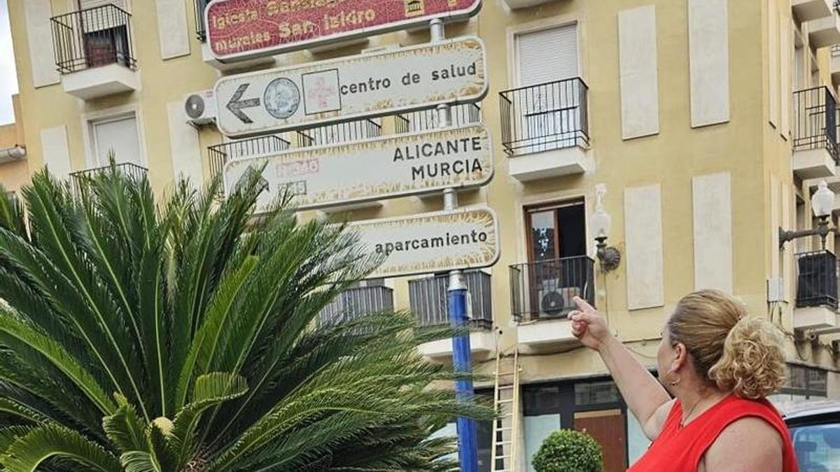 Señalética deteriorada que la adjudicataria deberá renovar