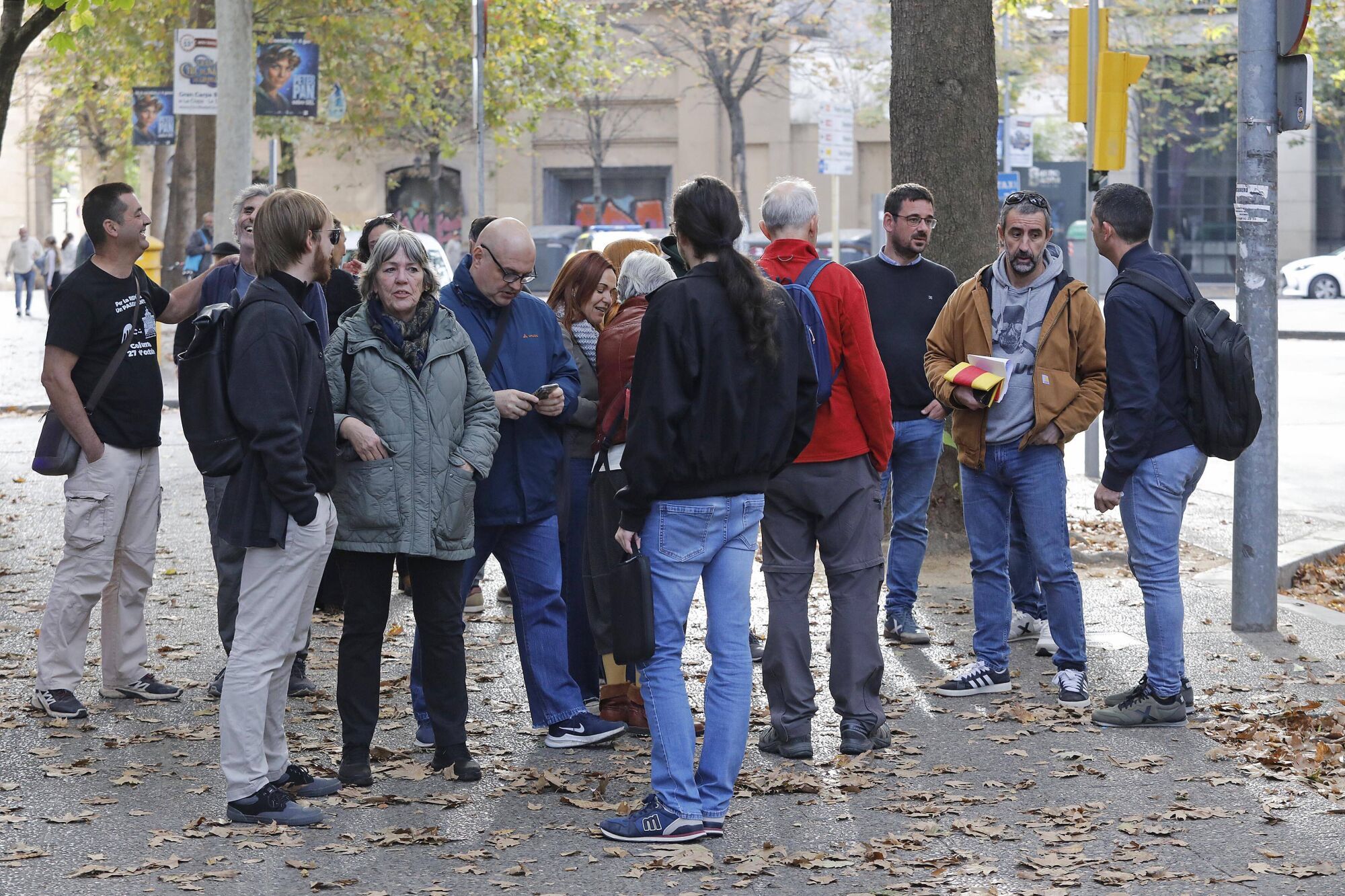 Girona. Jutjats. Concentracio de suport pel judici a dos investigats per cremar una bandera espanyola durant un concert d'Inadaptats de Fires de 2024.
