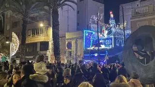 El encendido navideño más popular del Grau colapsa el centro del distrito marítimo