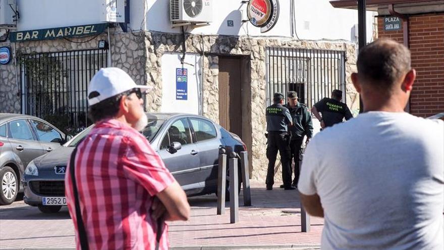 Acaba a tiros con un vecino y hiere a tres más en el bar de su pueblo