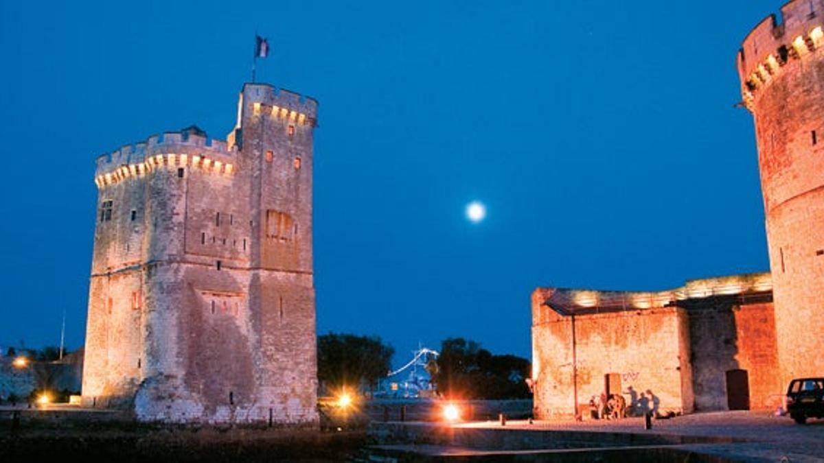 Las torres de las
Cadenas y de San Nicolás
en La Rochelle.