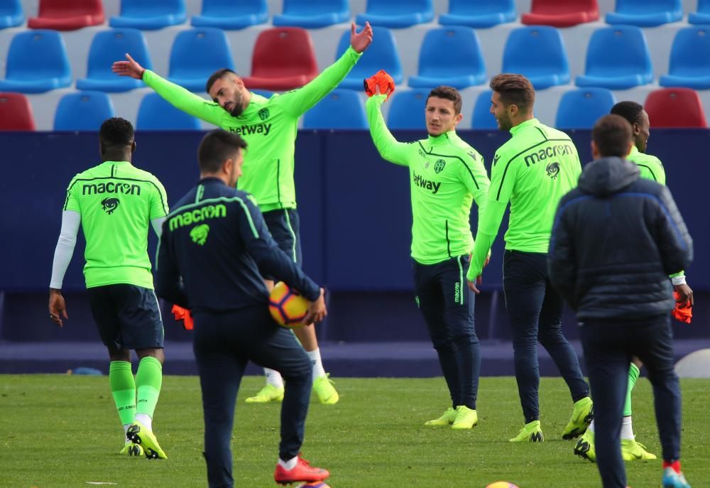 Gran ambiente en el entrenamiento del Levante UD