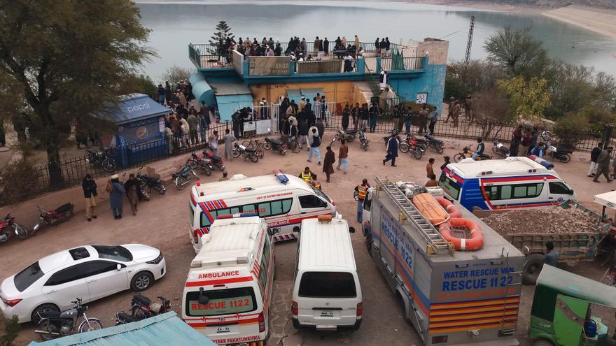 Un autobús cae por un barranco en Pakistán con 44 pasajeros a bordo