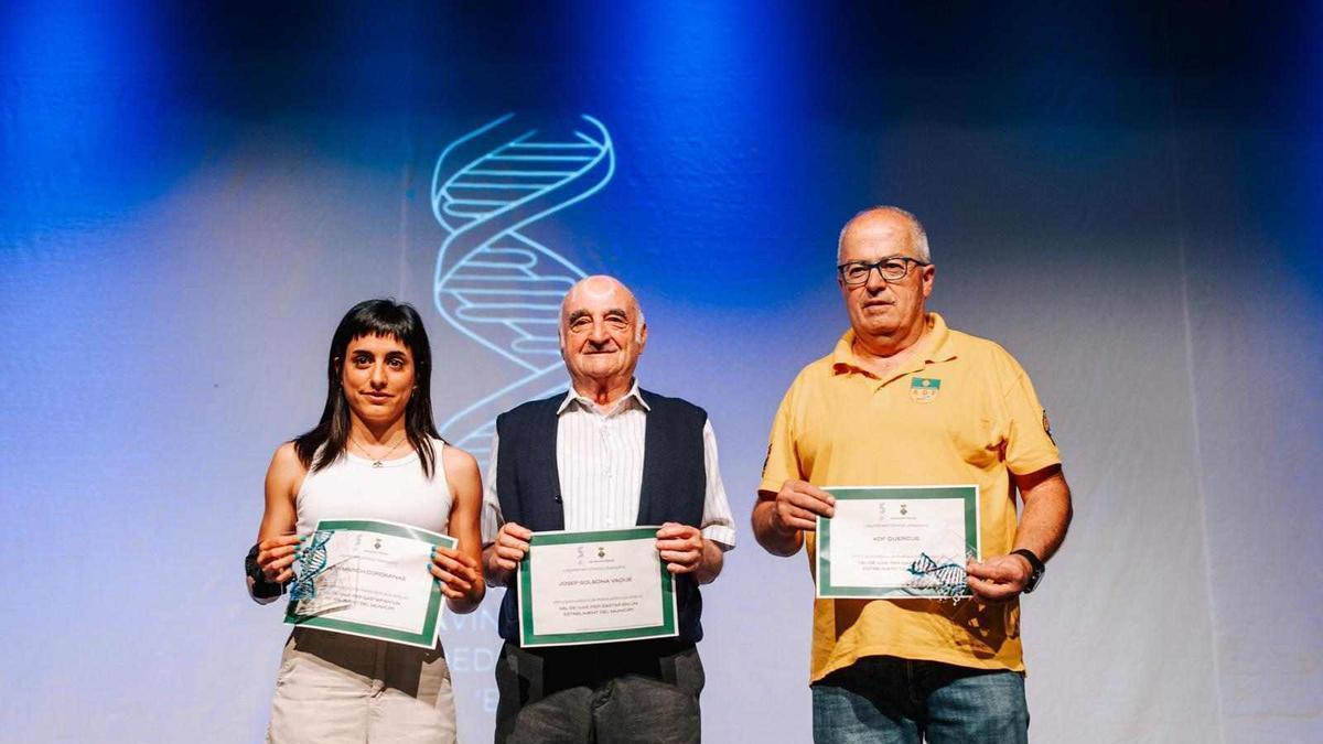 Avinyó lliura els premis ADN