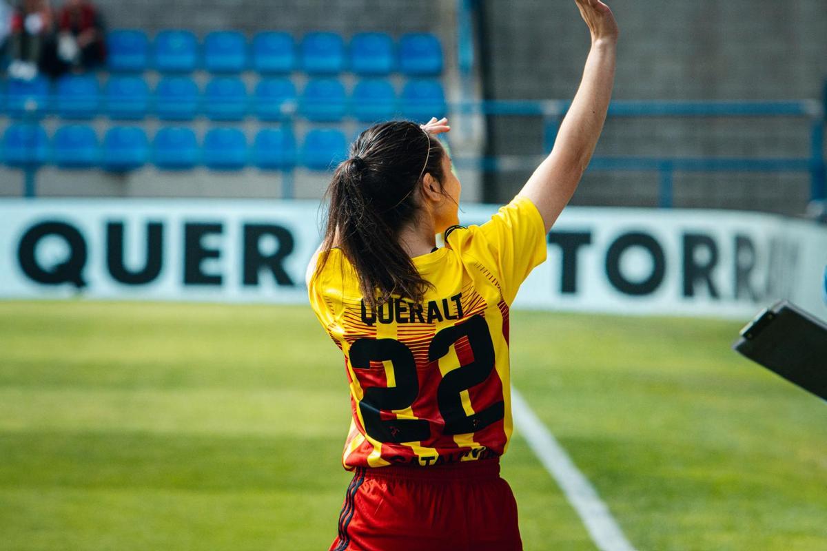 Queralt Torradeflot, futbolista a Suïssa: «Entrar en un país a través de l’esport ajuda a trencar barreres»