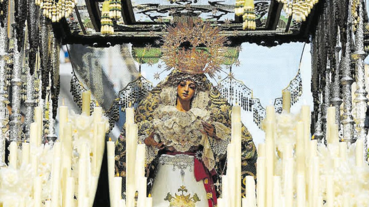 Hermandad de la Esperanza en su estación de penitencia de 2019.